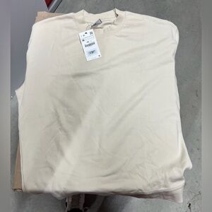 Zara Men's Off-White Sweatshirt
